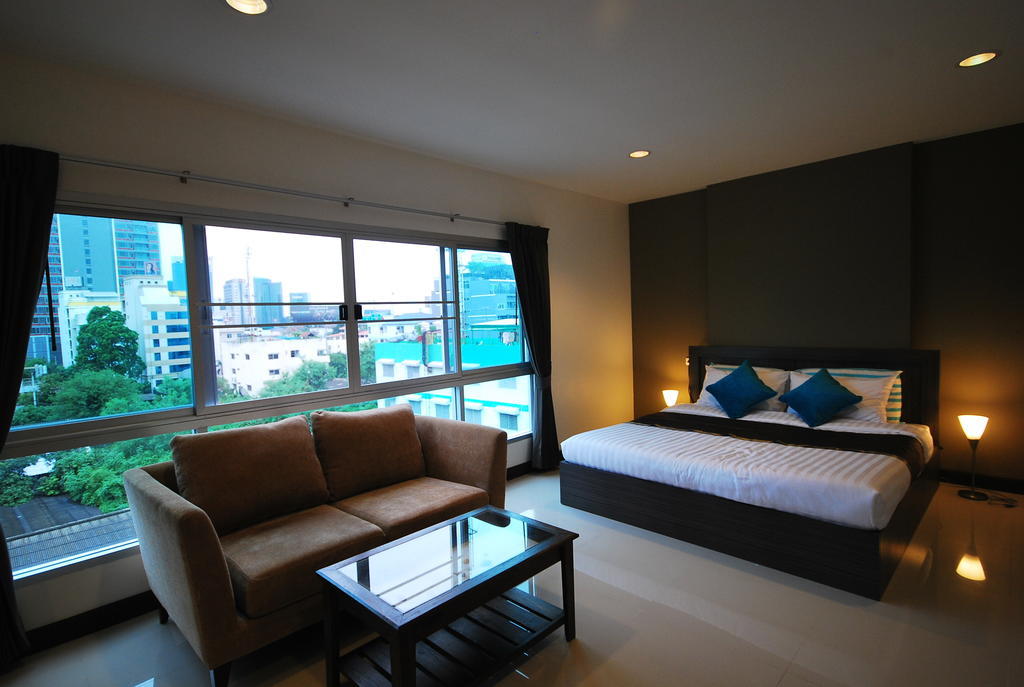 Aparthotel Baan Mina à Bangkok Extérieur photo