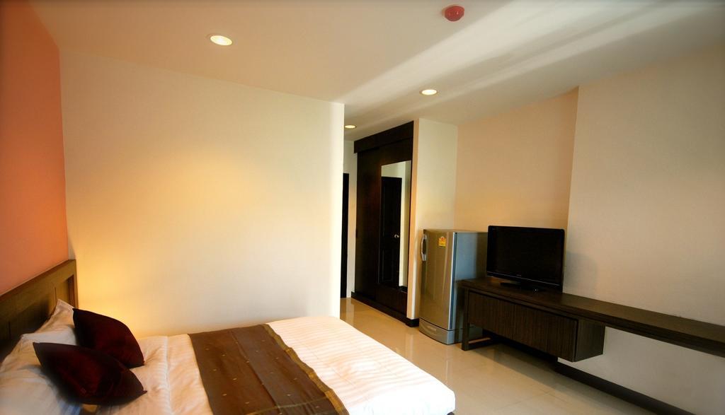 Aparthotel Baan Mina à Bangkok Chambre photo