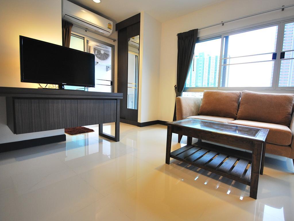 Aparthotel Baan Mina à Bangkok Extérieur photo