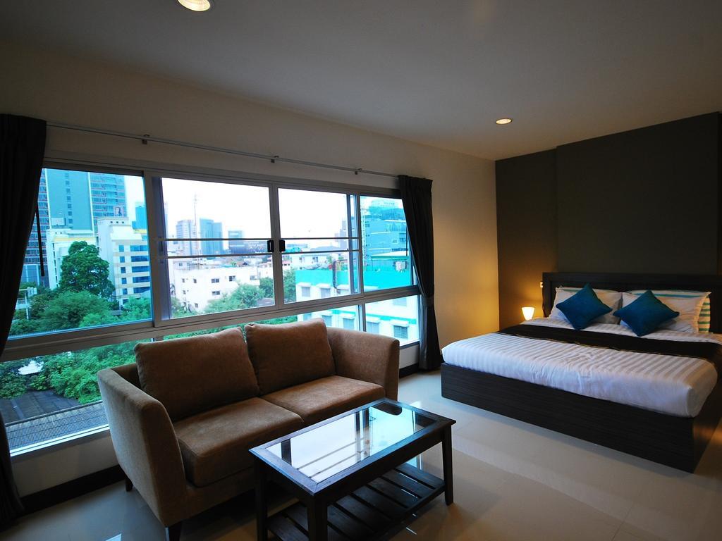 Aparthotel Baan Mina à Bangkok Extérieur photo